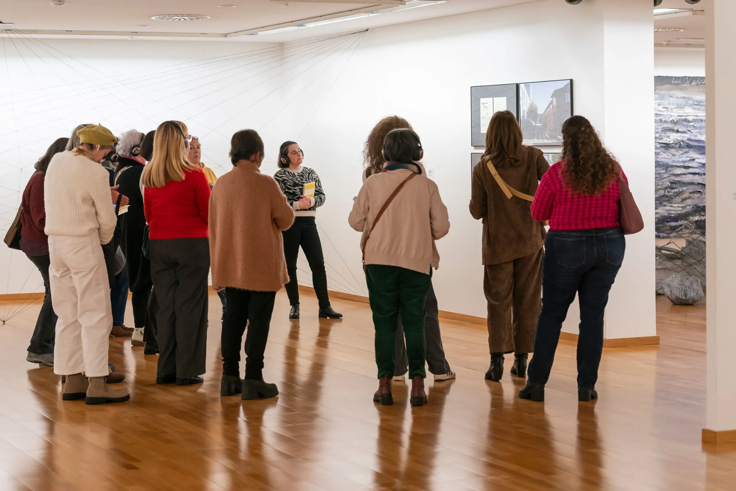 Recorrido ABERTO 2026 por el Centro de Arte FMJJ y galerías de A Coruña
