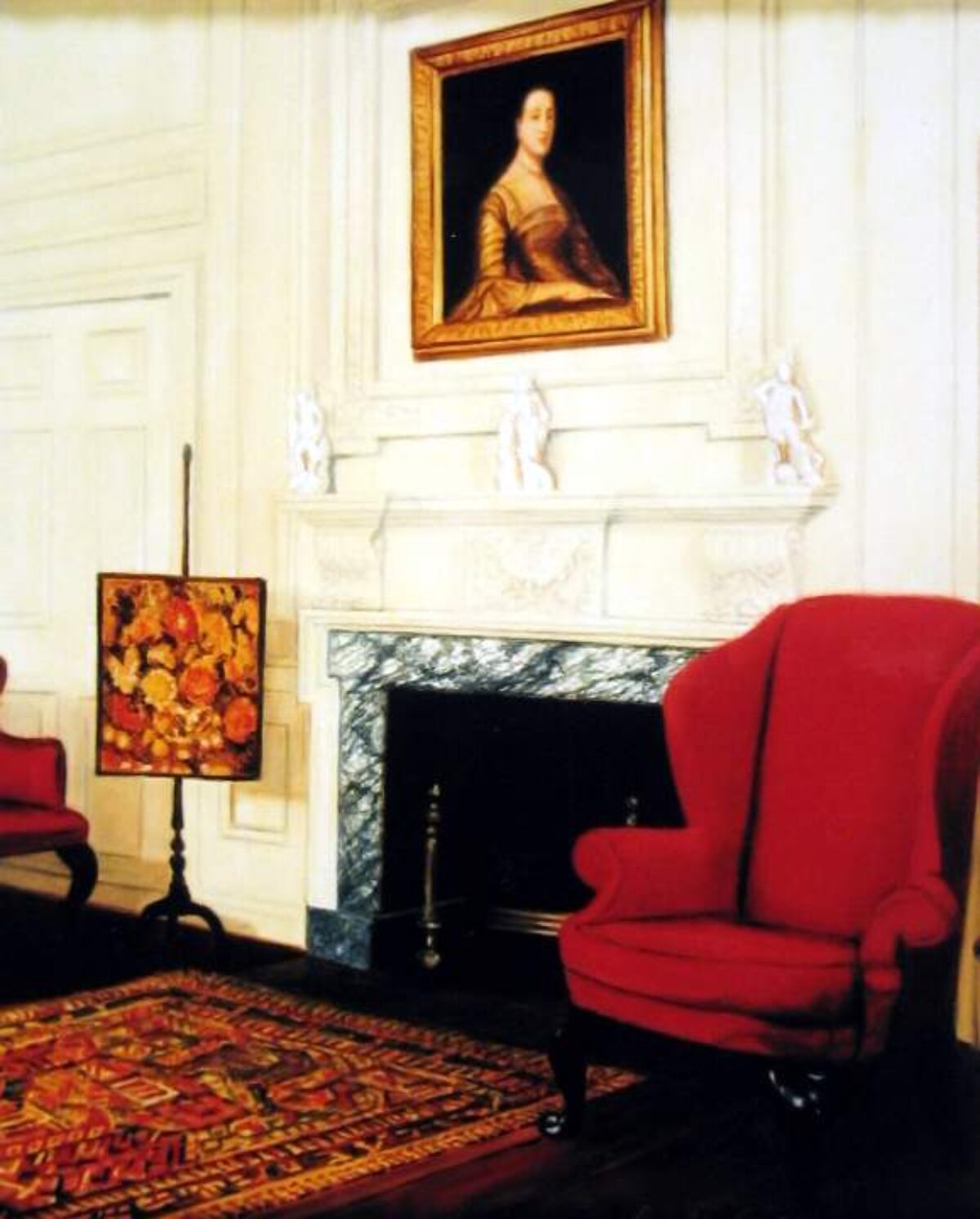 Interior con chimenea